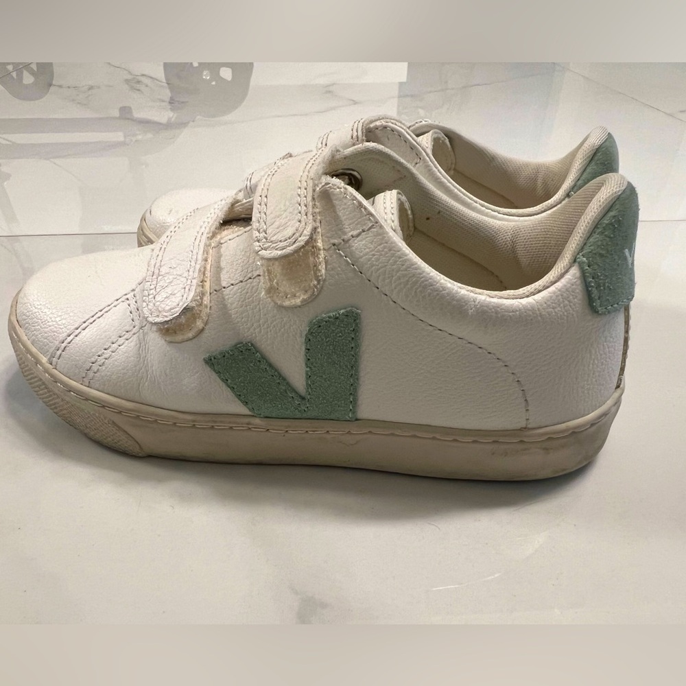 VEJA ESPLAR WHITE MINT GREEN. Size 13.5 kids